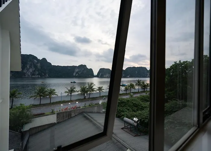 Luxury Ha Long